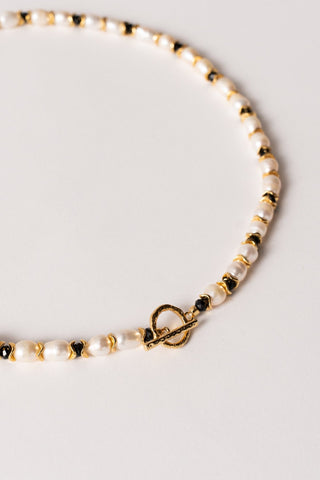 #colour_pearl-black-gold