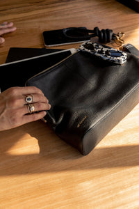 Luxe Grande Pouch